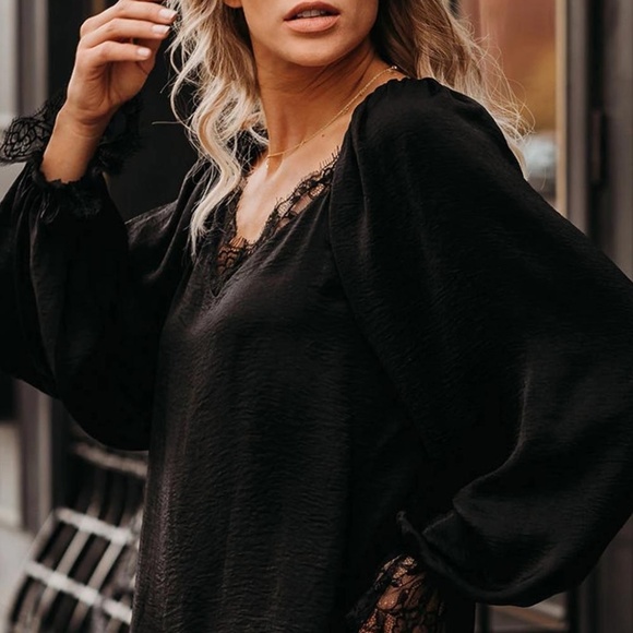 Tess - Satin Lace Blouse - Picture 4 of 4